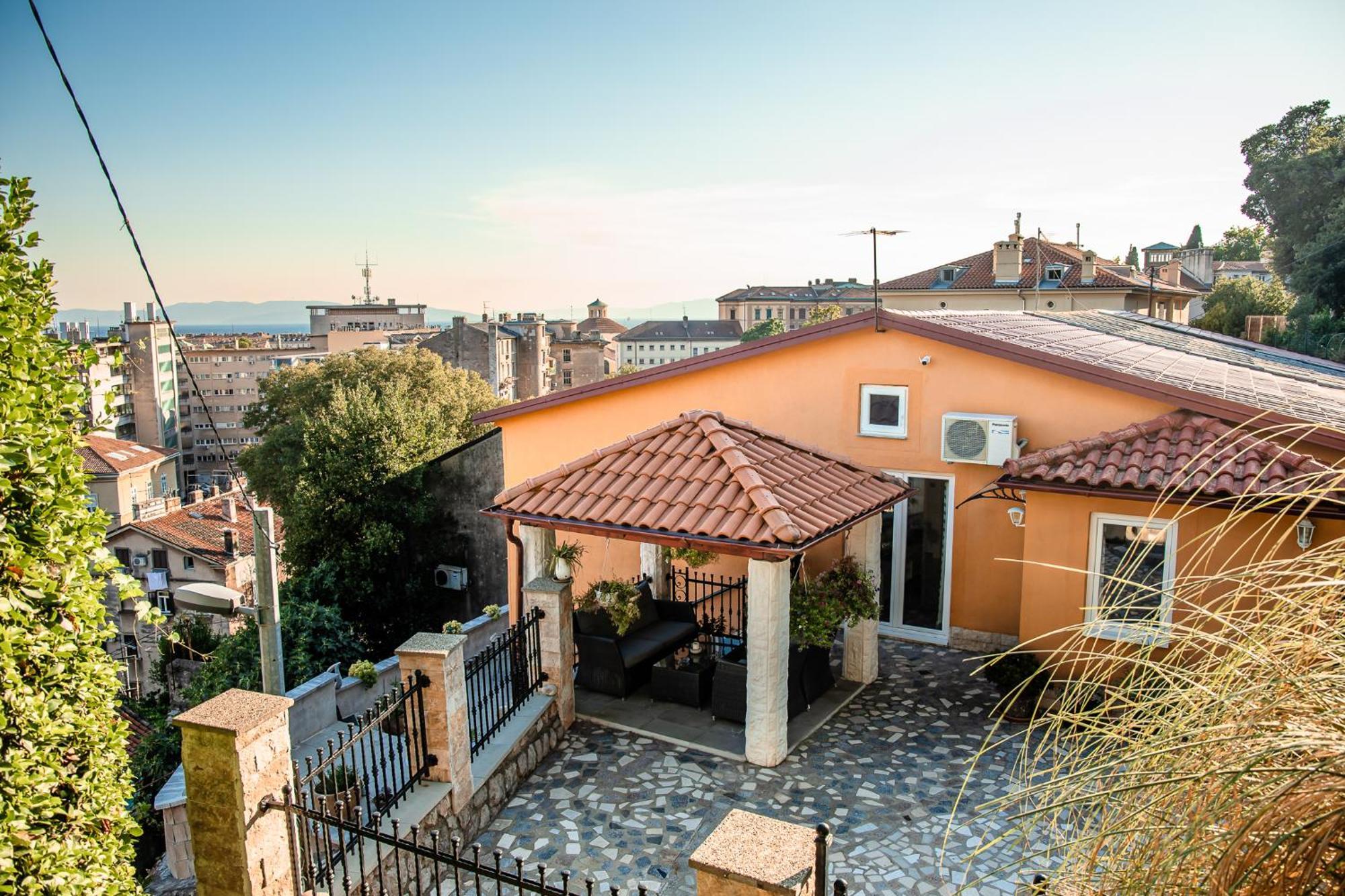 Apartment Old Town Kalvarija Rijeka